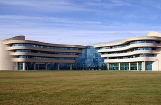 第一民族大学校徽logo图片