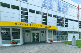恺撒里兹酒店管理大学校徽logo图片