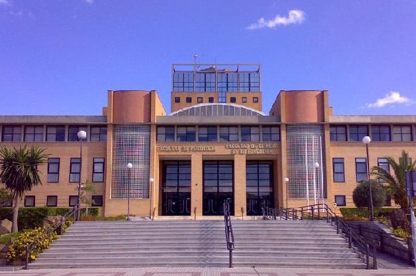 马拉加大学校徽logo图片